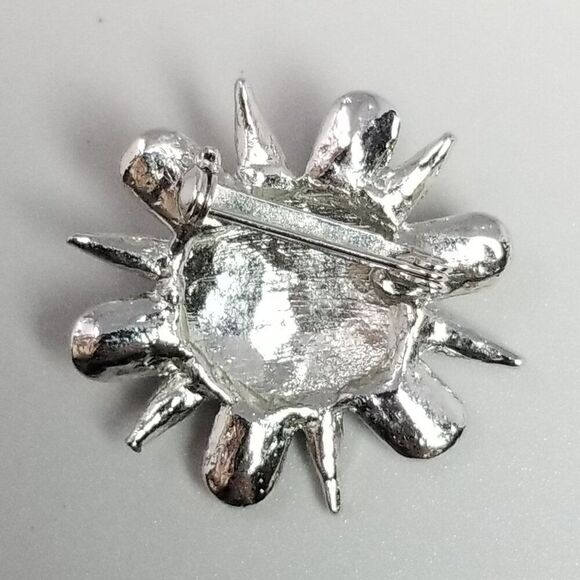 Vintage Red Rhinestone Starburst Radiant Flower Brooch, Silver Tone Setting - Picture 3 of 6